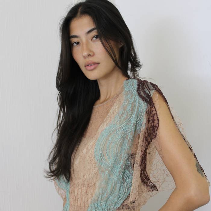 Robe longue en dentelle beige et marron Valentino