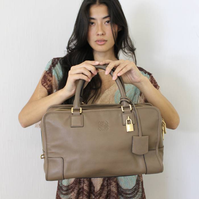 Sac Amazona en cuir taupe Loewe