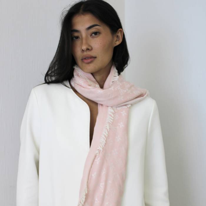 Monogramm-Schal in zartem Rosa aus Seide und Wolle Louis Vuitton