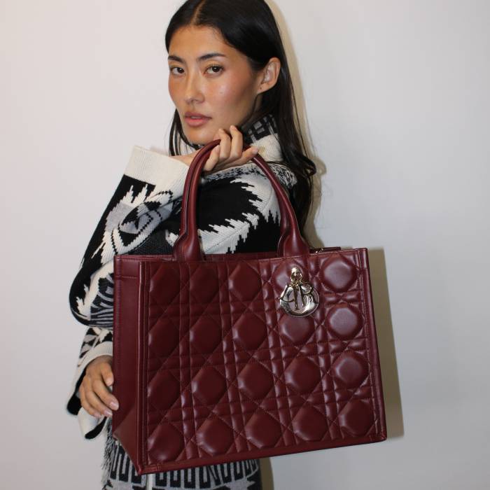 Sac Book Tote Medium bordeaux Dior