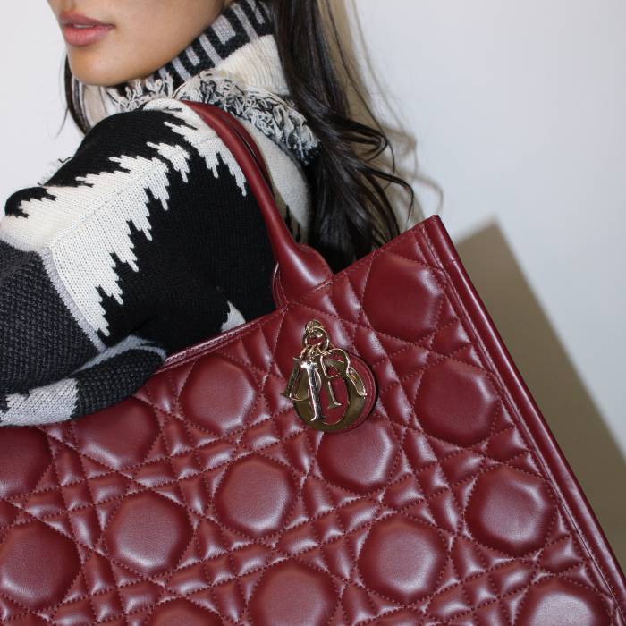 Sac Book Tote Medium bordeaux Dior