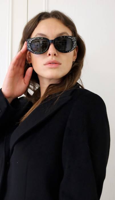 Black sunglasses Linda Farrow