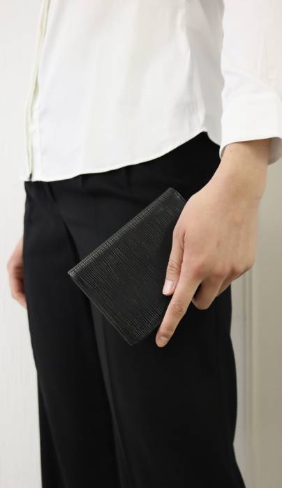 Carnet pour passeport en cuir épi noir Louis Vuitton