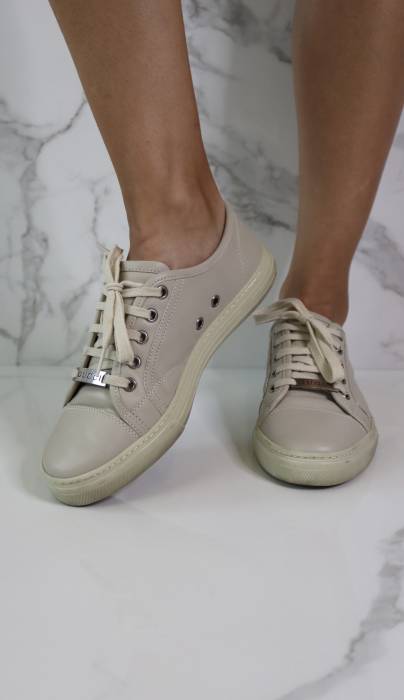 Beige leather sneakers Gucci