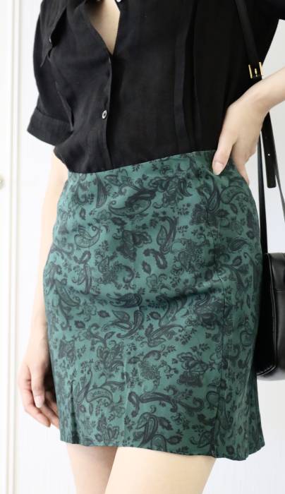 Black and green silk skirt Réalisation