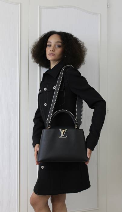 Sac Capucines MM noir et argenté Louis Vuitton