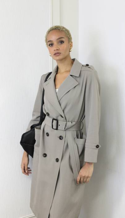 Trenchcoat gris-beige avec épaulettes Burberry