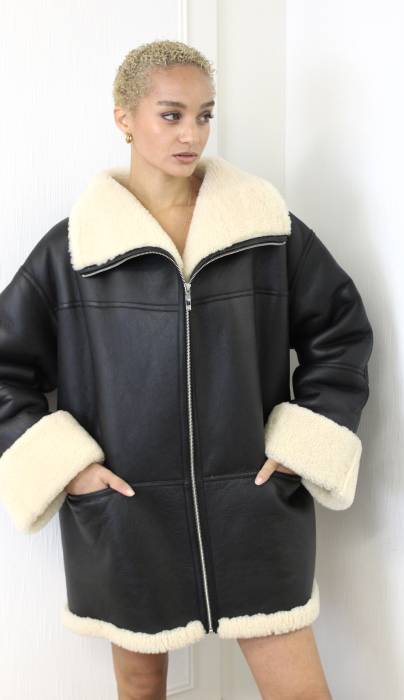 Manteau avec doublure en mouton retournée Totême