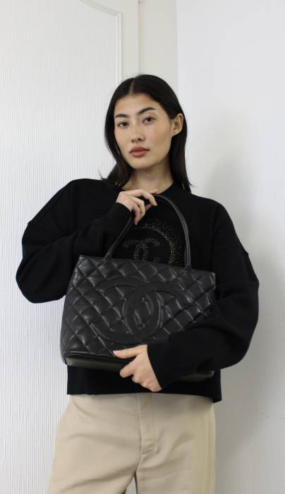 CC Medallion Tote Tasche aus Kaviarleder Chanel