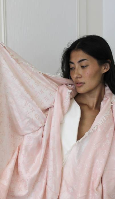 Monogramm-Schal in zartem Rosa aus Seide und Wolle Louis Vuitton