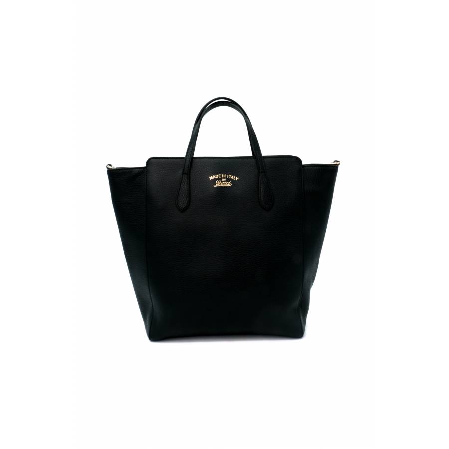 Handtasche aus genarbtem Leder in Schwarz