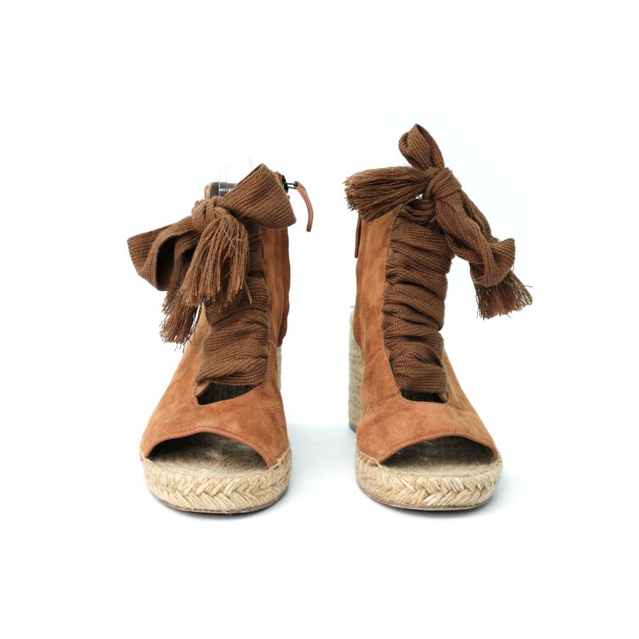 Chloé sandals in camel suede
