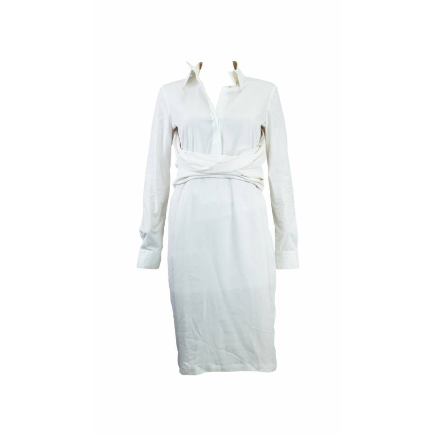 Kleid aus weißer Baumwolle