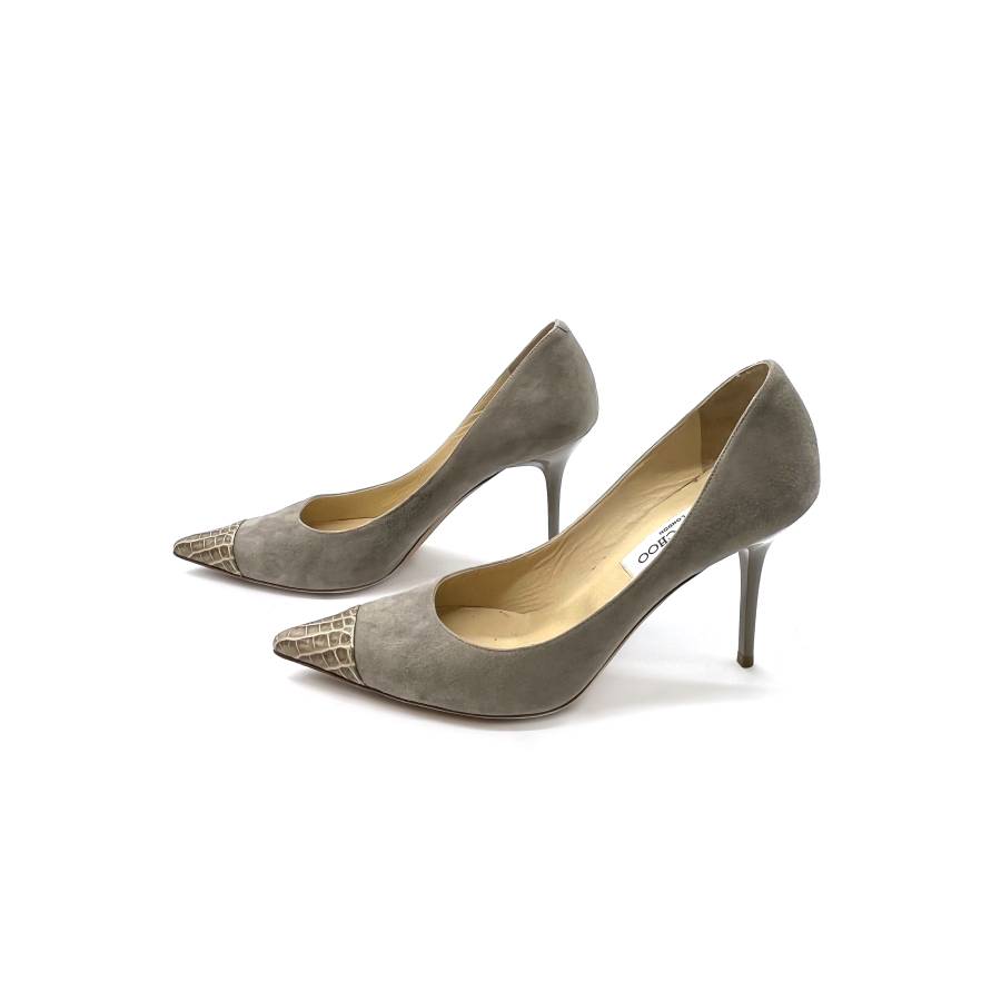 Taupe suede pumps