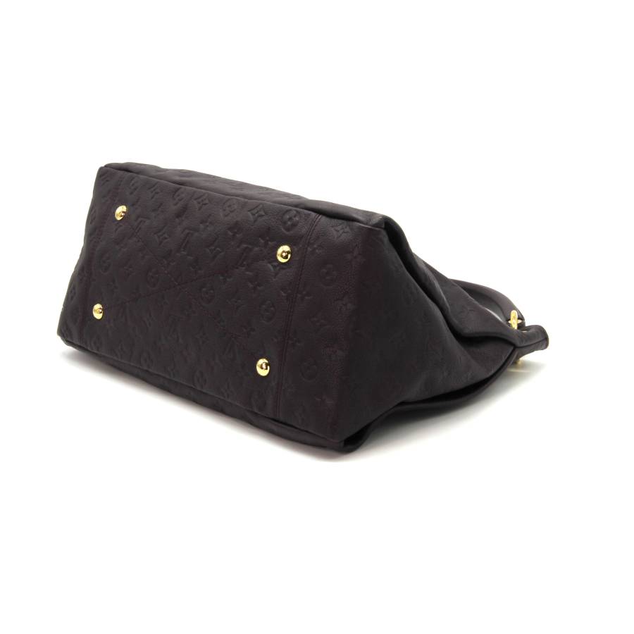Louis Vuitton Artsy handbag purple