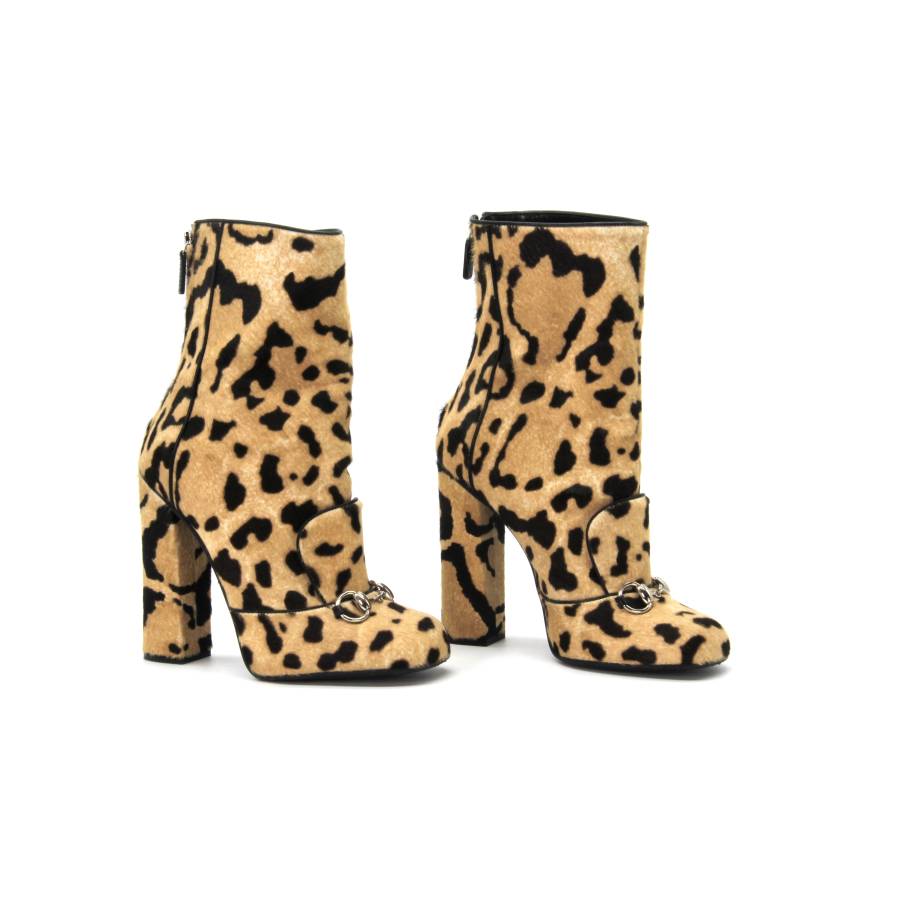 Gucci Stiefel mit Leoparden-Absatz