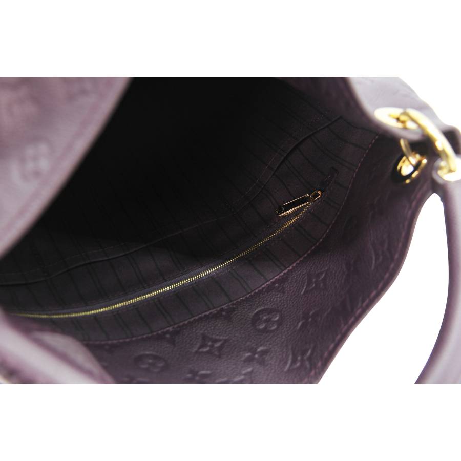 Louis Vuitton Artsy handbag purple
