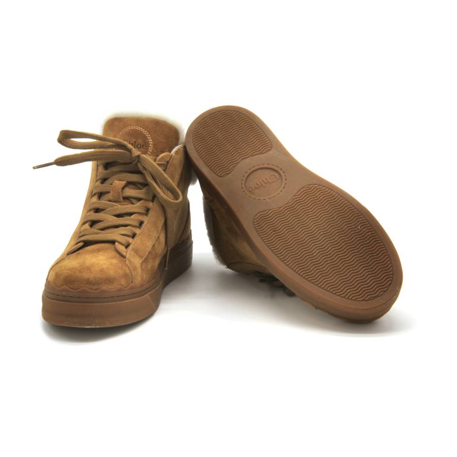 Sneakers aus braunem Wildleder