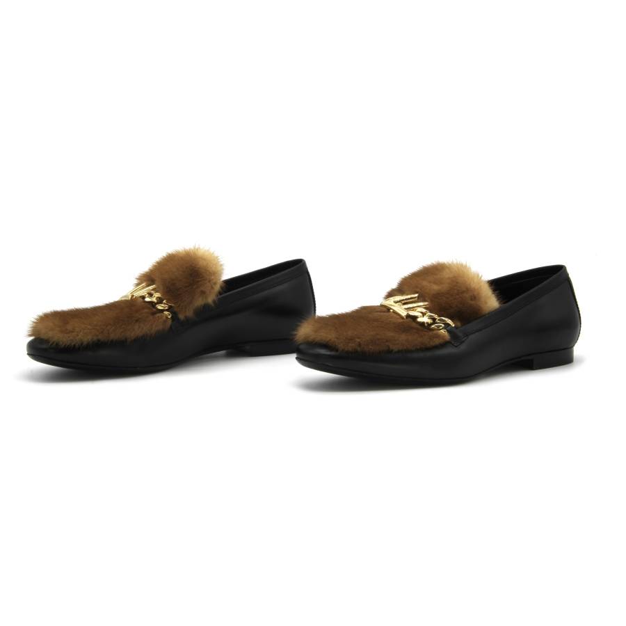 Black leather and mink loafers