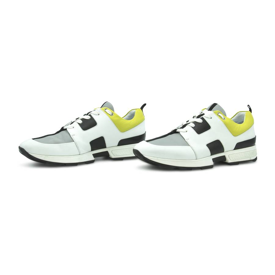 Gelb-weiße Sneakers