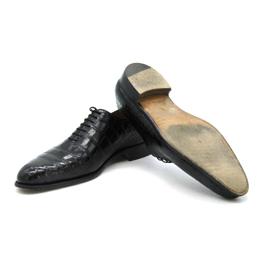 Black crocodile leather loafers