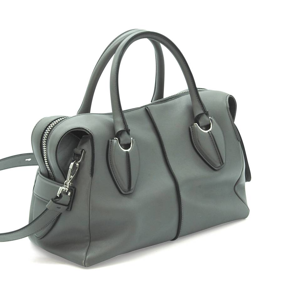 Grey leather bag with silver jewellery