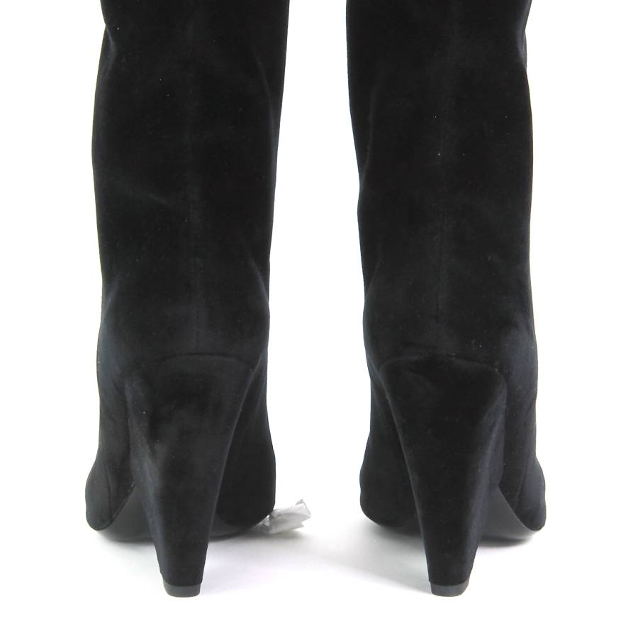 Nikki black velvet boots
