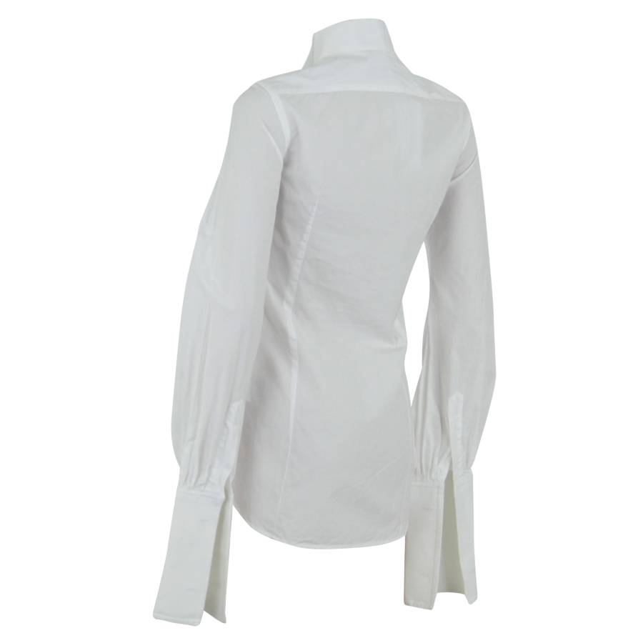 Long-sleeved white shirt