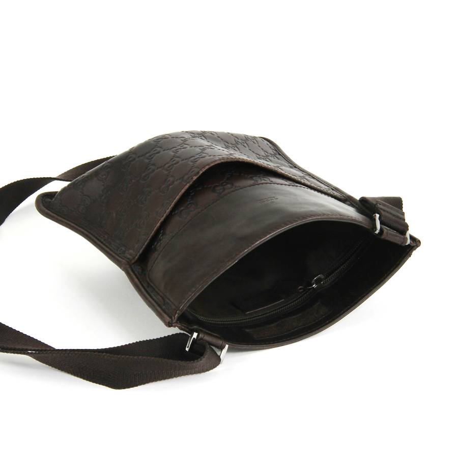 Brown leather bag with shoulder strap