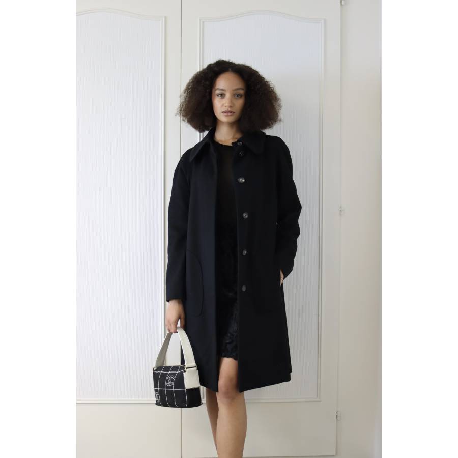 Long black coat in cashmere and wool