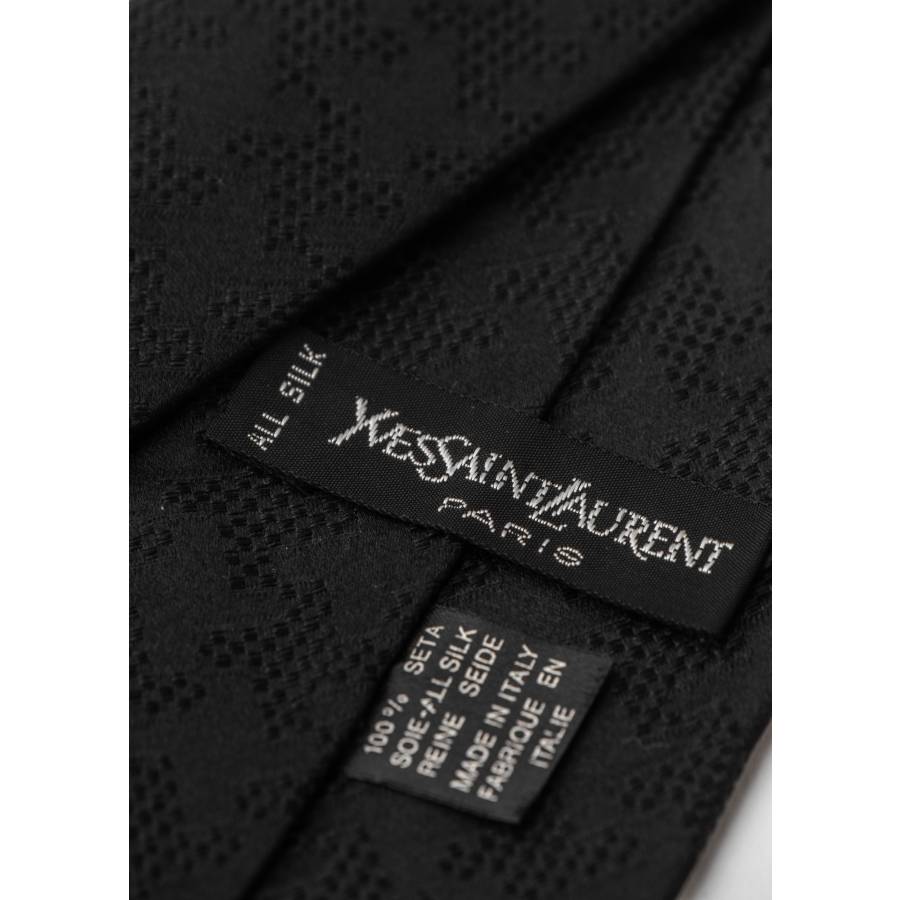 Cravate en soie noire