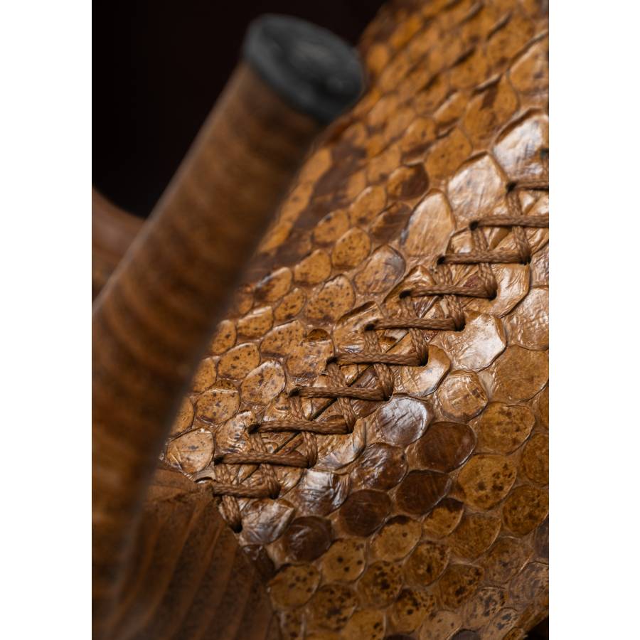 Escarpins en cuir, bois et serpent
