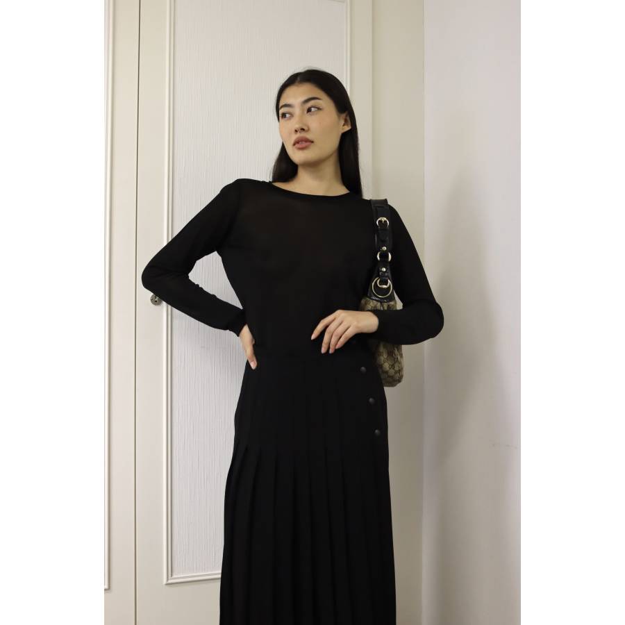 Black pleated skirt in viscose and acetate