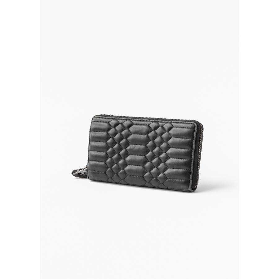 Schwarze Brieftasche aus Leder mit silbernem Schmuckstück