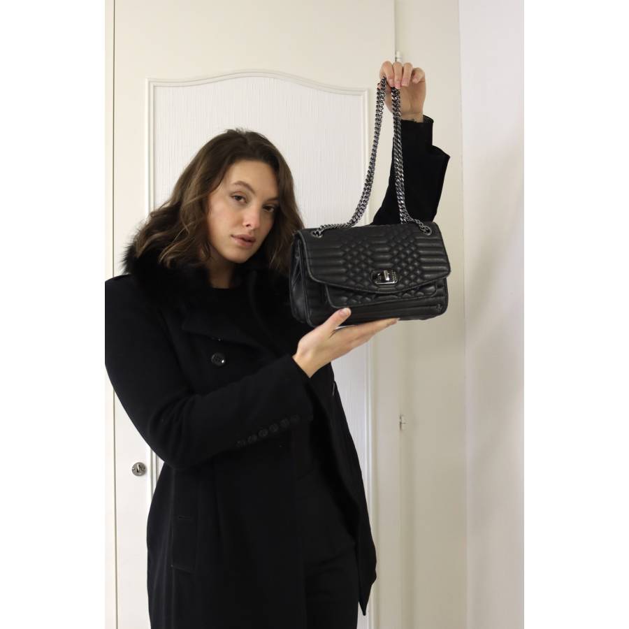 Black bag with anthracite jewelry