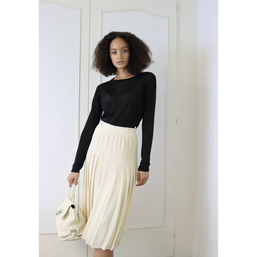 Pleated beige skirt