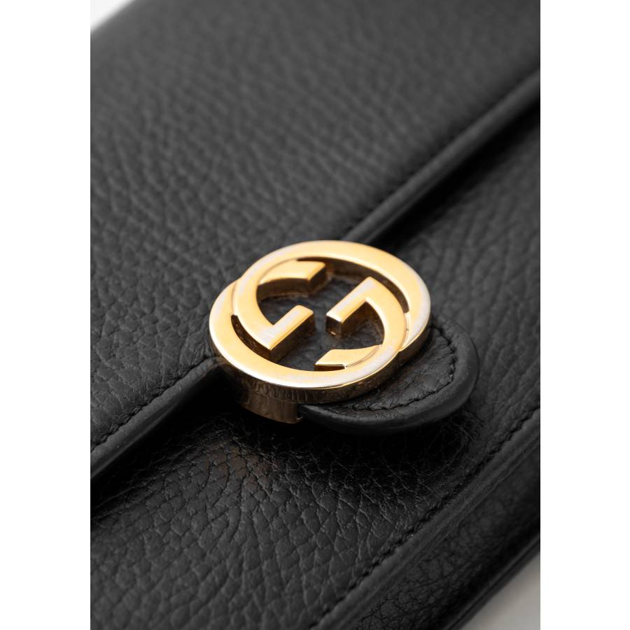 Wallet on chain Interlocking Gucci en cuir noir