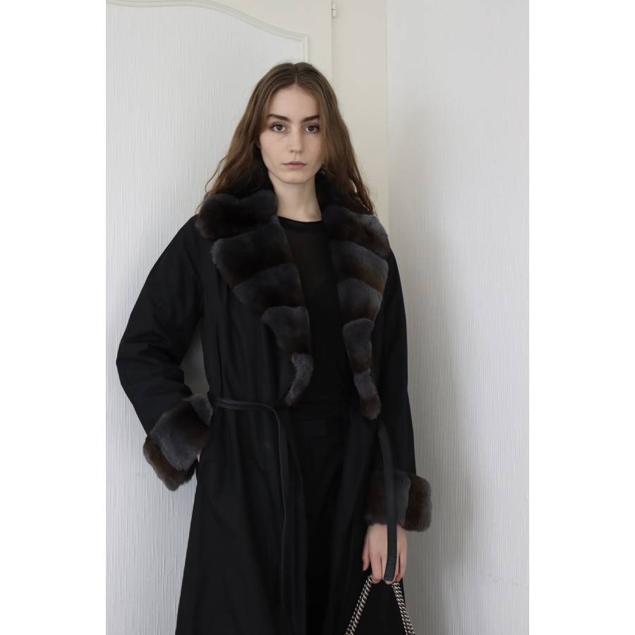 Long coat with fur collar