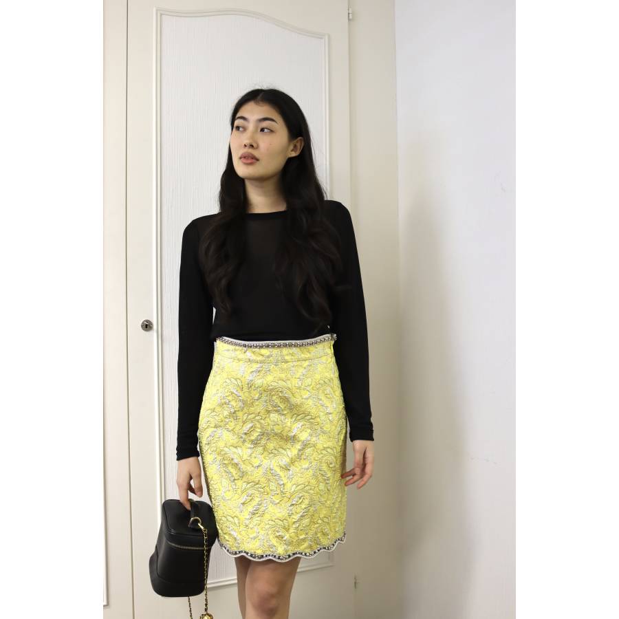 Yellow skirt with embroidered details