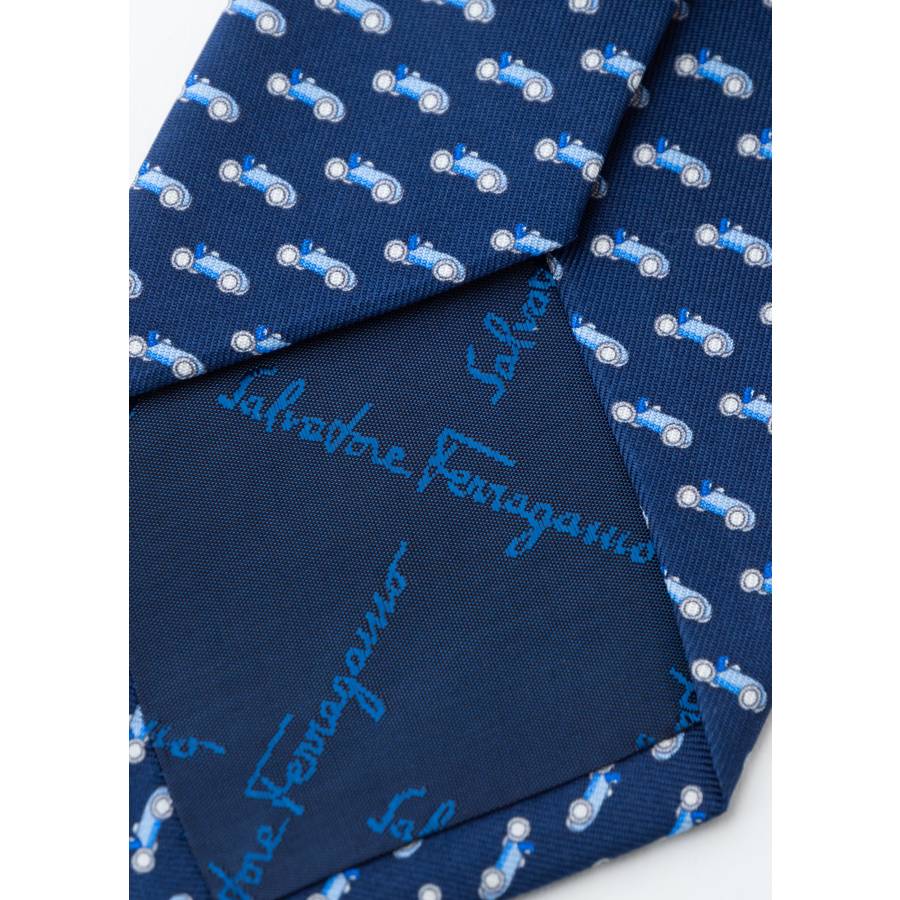Cravate en soie bleu marine