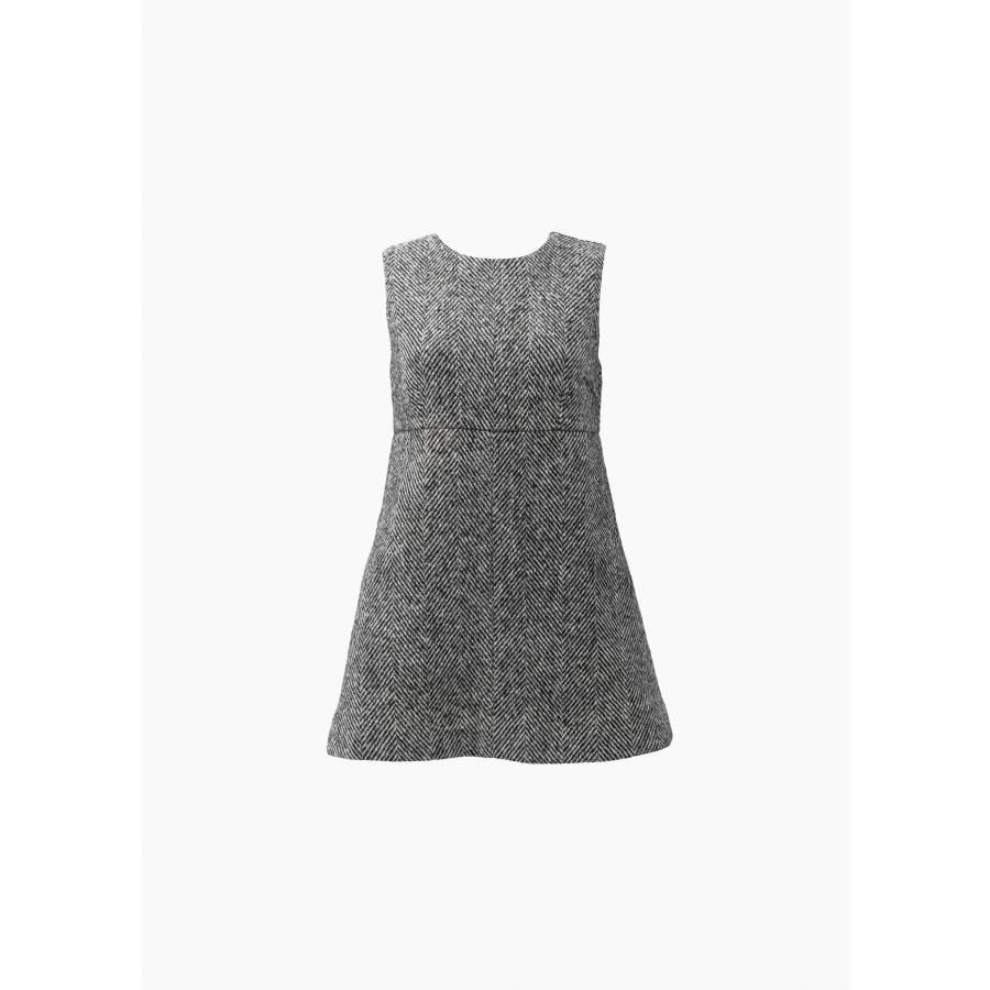 Kleid aus grauer Wolle