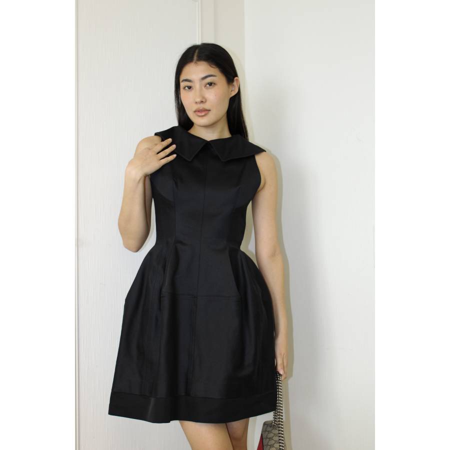 Strukturiertes Kleid aus schwarzer Baumwolle