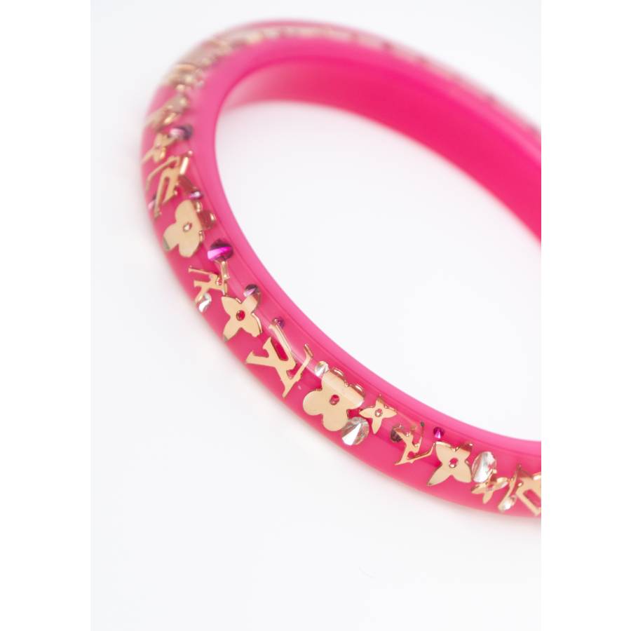 Pink bracelet with logo