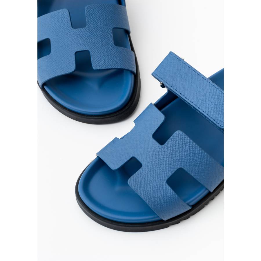 Sandalen aus blauem Leder