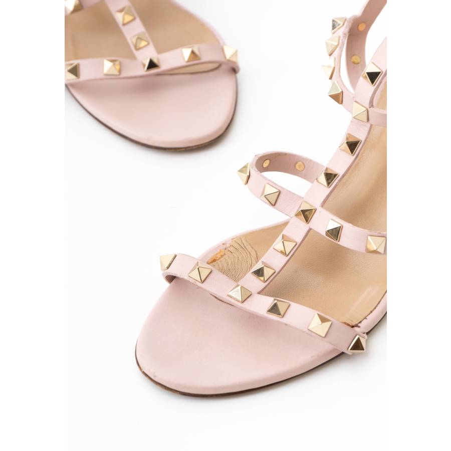 Sandales rose pâle