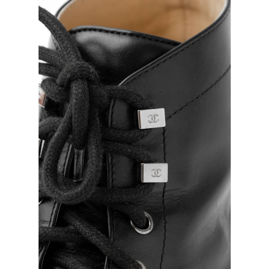 Bottines en cuir noir