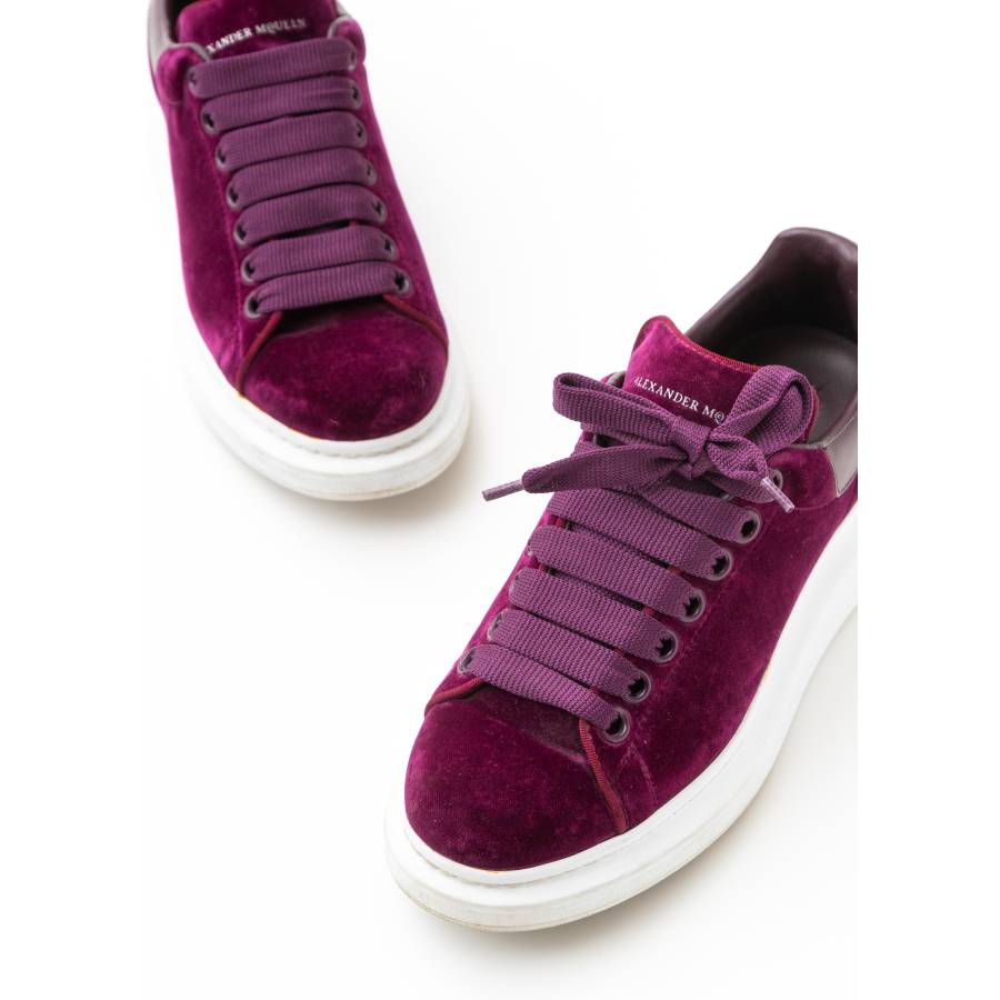 Bordeaux velvet sneakers