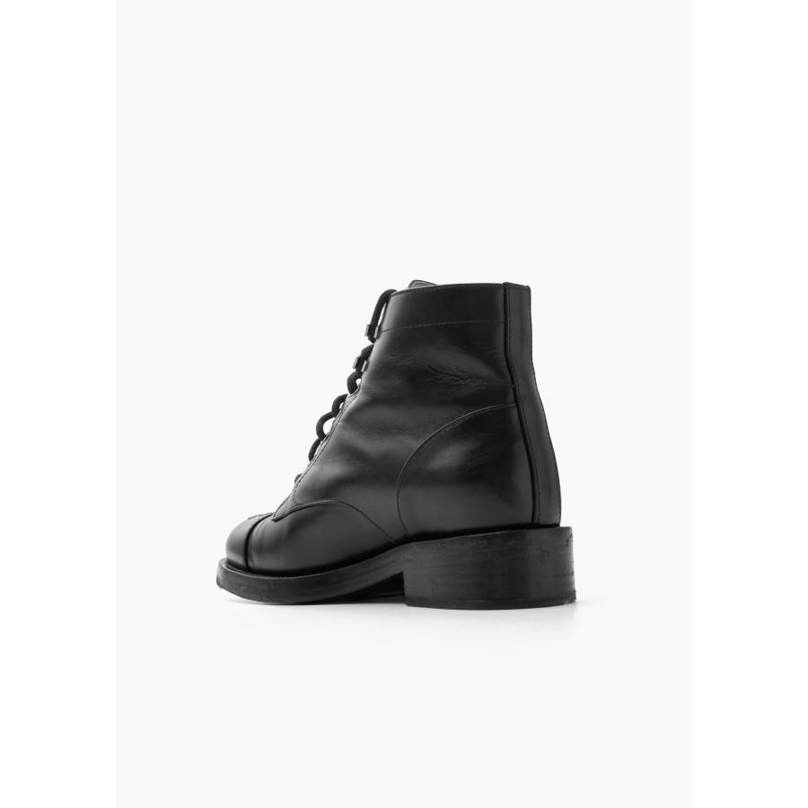 Bottines en cuir noir