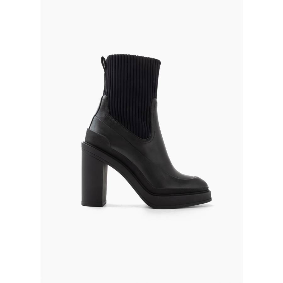 Bottines en cuir noir