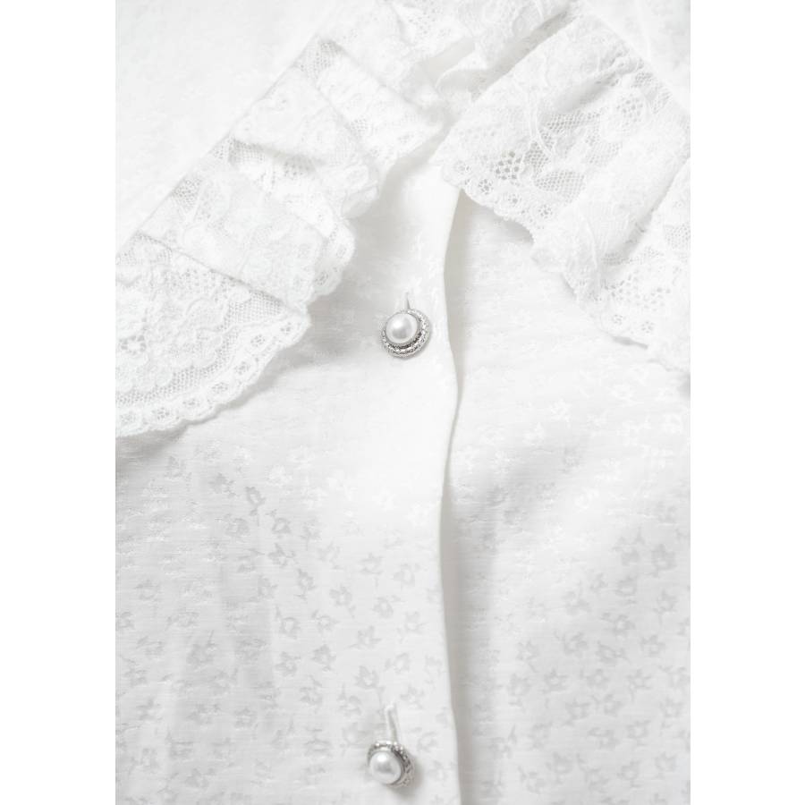 Chemise blanche avec col en dentelle